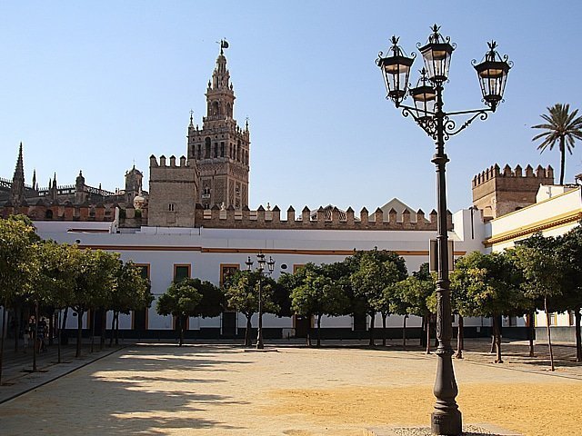 SEVILLA ESENCIAL