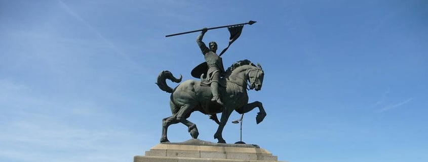 Visitas culturales de Sevilla: La estatua del Cid se viste de invierno