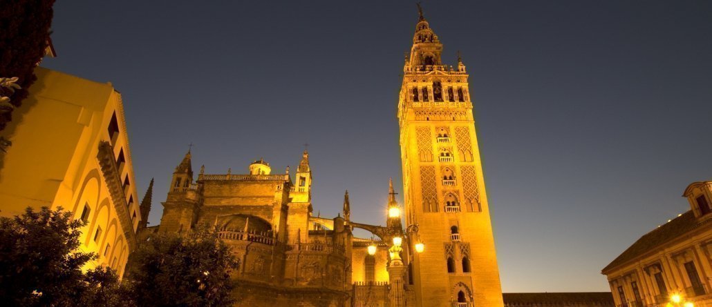 5 CURIOSIDADES SOBRE LA GIRALDA DE SEVILLA