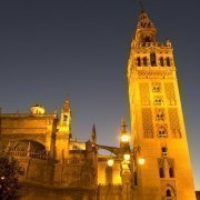 5 CURIOSIDADES SOBRE LA GIRALDA DE SEVILLA