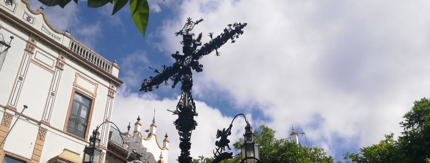 El barrio de Santa Cruz y la Plaza de Santa Cruz.