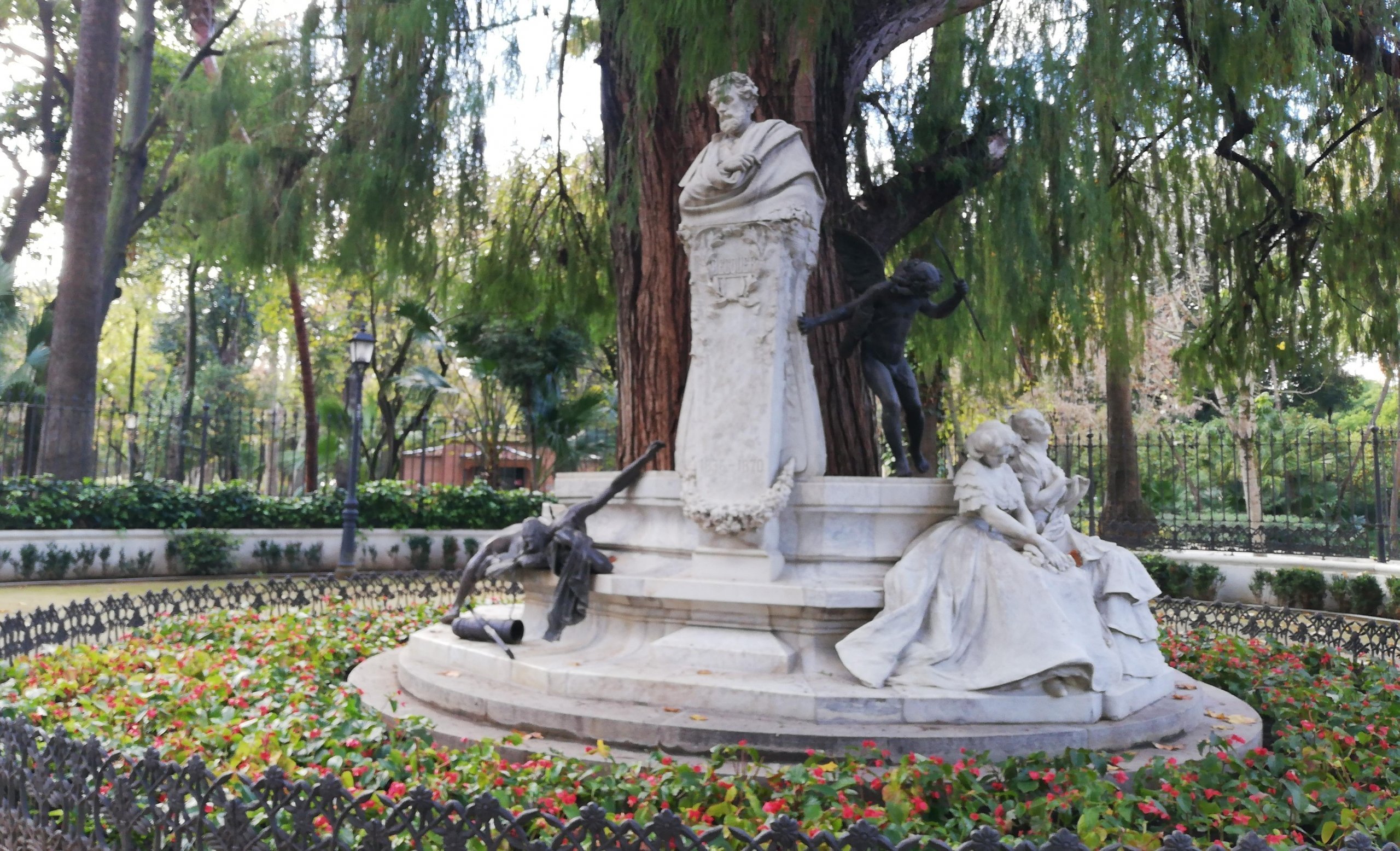 4 esculturas de Sevilla fascinantes y fabulosas